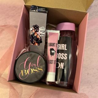 Set Girl Boss