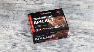 Томлений Бріскет З Мармурової Яловичини З Соусом Барбекю