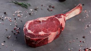 Стейк Томагавк Dry-aged Beef (800г)