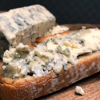 Queso Azul De Hoja 220g Aprox