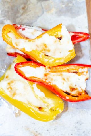 Pimientos Amarillos  Rellenos Con Queso