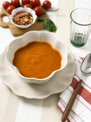 Crema De Tomate Con Zanahorias Asadas Y Albahaca Foodtropia By Lume Barqueta 350 Gr.