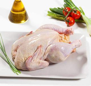 Pollo entero (1100g) 1.10 Kg aprox.