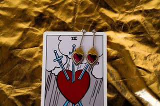 საყურე ცეცხლოვანი გული