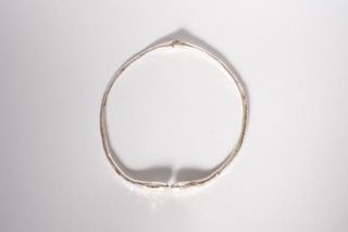 Robert LEE Moris-ის ყელსაბამი