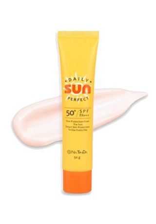 NATINDA Daily Perfect Sun 50ml-Preporučuje se nanošenje ovog proizvoda najmanje 15 minuta prije izlaganja suncu. Daje sjaj koži. Može se koristiti i na licu i pogodan je za svakodnevnu upotrebu.