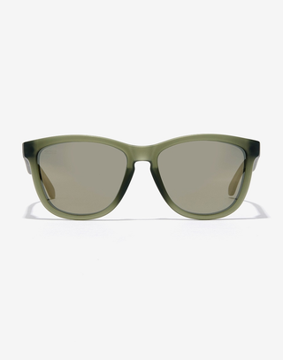 One - Polarized Golden Leaves