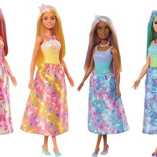 Barbie Dreamtopia Princesa con Falda Surtida-HRR07