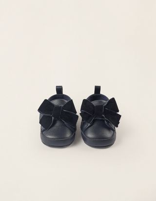 Sapatos com Tira Autoderente e Laço de Veludo para Recém-Nascida - Tamanho 18/19