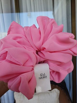 Naurei Luxe Chiffon Scrunchies: Baby Pink