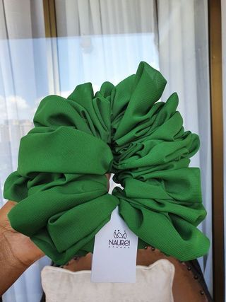 Naurei Luxe Chiffon Scrunchies:Leaf Green (Lush Green)