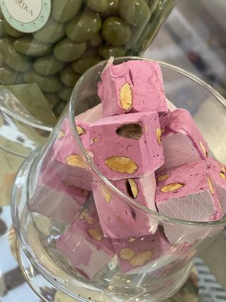 200g nougat variée cassis et violette