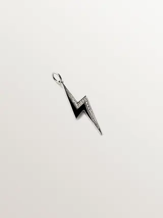 Charm de plata 925 con topacios blancos y detalle en esmalte negro con forma de rayo