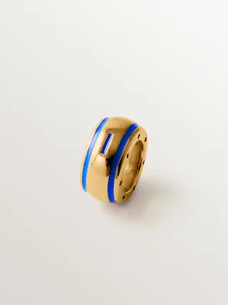 Charm con inicial I de plata 925 bañada en oro amarillo de 18K y esmalte azul con forma circular