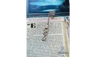 ბნელი ნიშნის ყელსაბამი