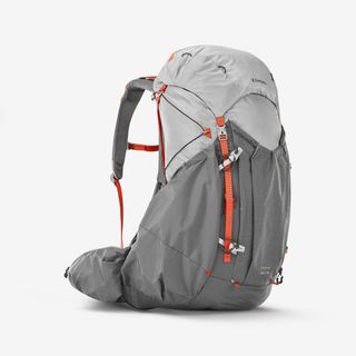 Mochila de montaña y trekking 45+10L ultraligera Mujer Forclaz MT900.Talla única Gris