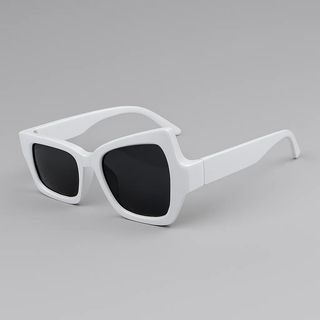 Lunette de soleil oversize monture blanche avec teinte foncée