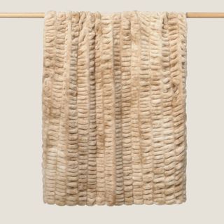 Plaid De Pelo Ultrasuave Y Pliegues Decorativos Pudel Bei Marron Beige 150x250 cm