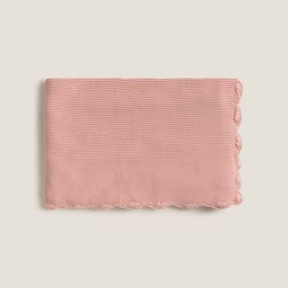 Mantita De Algodón Orgánico Con Borde Decorativo Trupi Rosa 70x100 cm