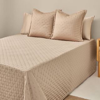 Colcha Satinada Con Acolchado Sin Costuras Felsilk Marron Beige cama 150-160cm