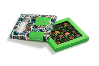 Cutie cu 16 praline artizanale colectia CHOCO COLORS