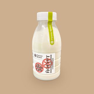 Йогурт з полуницею