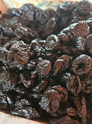 Suha šljiva sa košpom