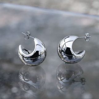 ვერცხლისფერი საყურე