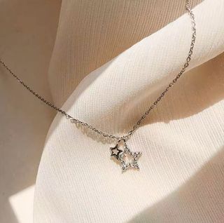 ვერცხლის ყელსაბამი ვარსკვლავებით