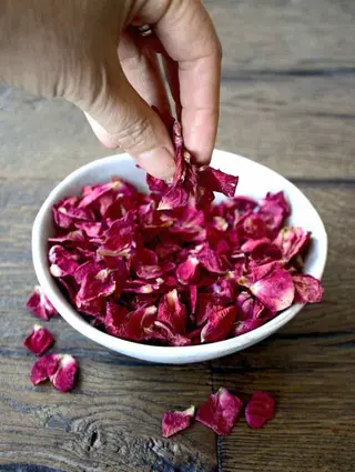 Pétales de Roses séchées – Élégance 
florale
