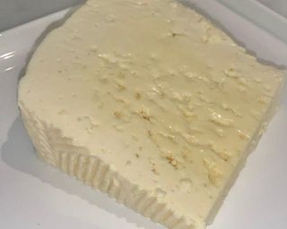 ქარხნული ყველი 1 კგ