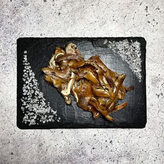 Вуха свинячі з холодцем та хріном 100 г