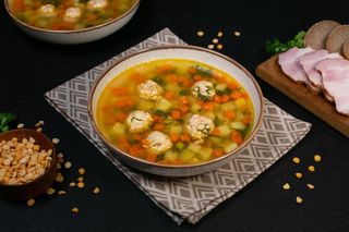 Суп гороховий з копченостями