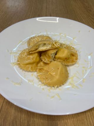 Равіолі пʼять сирів