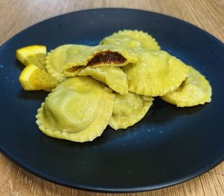 Равіолі з шоколадним кремом та цедрою апельсина