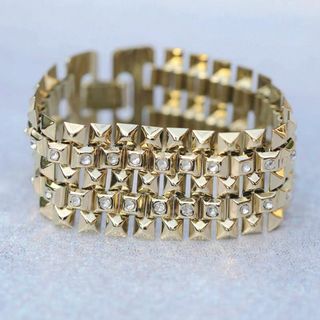 განიერი სამაჯური თვლებით