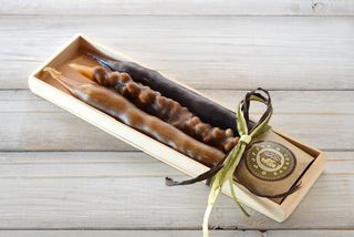 28 ლარიანი ნაკრები ხის ყუთში