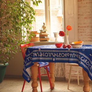 სუფრა - ანბანი ლურჯი  210x140სმ ბამბა