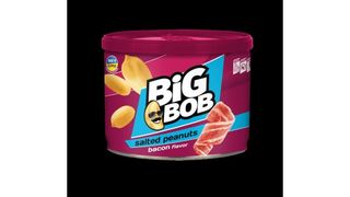 მარილიანი თხილი ბეკონით