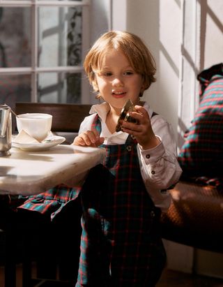 Camisa + jardineiras com xadrez You&Me para bebé menino - Tamanho 18/24M