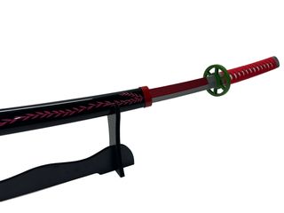 კატანა წითელი ტარით შავ ქარქაშში