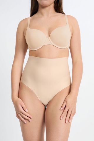 CONTROL BY ETAM Tanga moldeador - fuerte sujeció BEIGE S