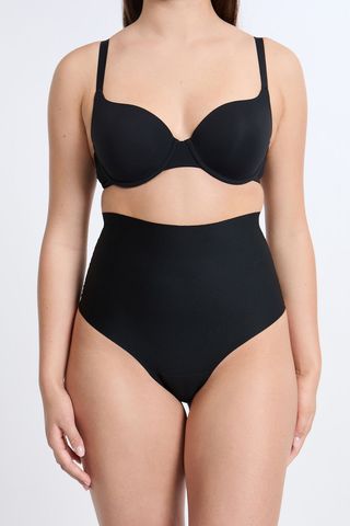 CONTROL BY ETAM Tanga moldeador - fuerte sujeció NEGRO M