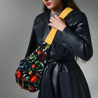 ჩანთა - ბროწეულების ბაღი  შავი