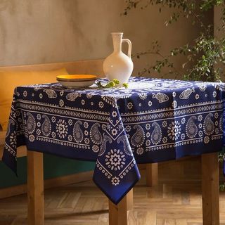 სუფრა - კალა ლურჯი 140x140სმ ბამბა