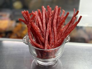 Свинина у вишневому соусі