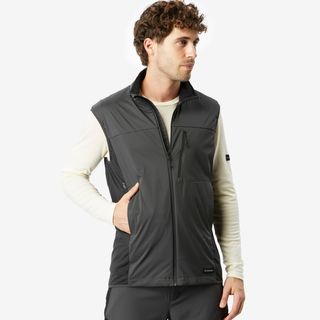 Chaleco cortaviento de trekking Hombre MT500 .S Gris
