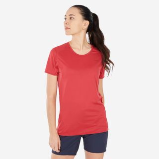 Camiseta de montaña y trekking manga corta Mujer Quechua MH100.L Rojo