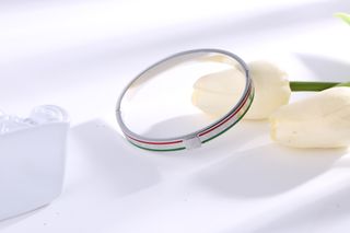 სამფერიანი ფუფუნების ვერცხლის სამაჯური / Tricolor Luxe Silver Bracelet