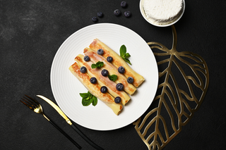 Млинці З Сиром Та Чорницею